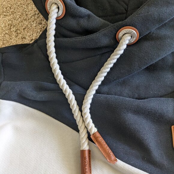 Wanakome Selene Black Colorblock Hoodie - Picture 4 of 6